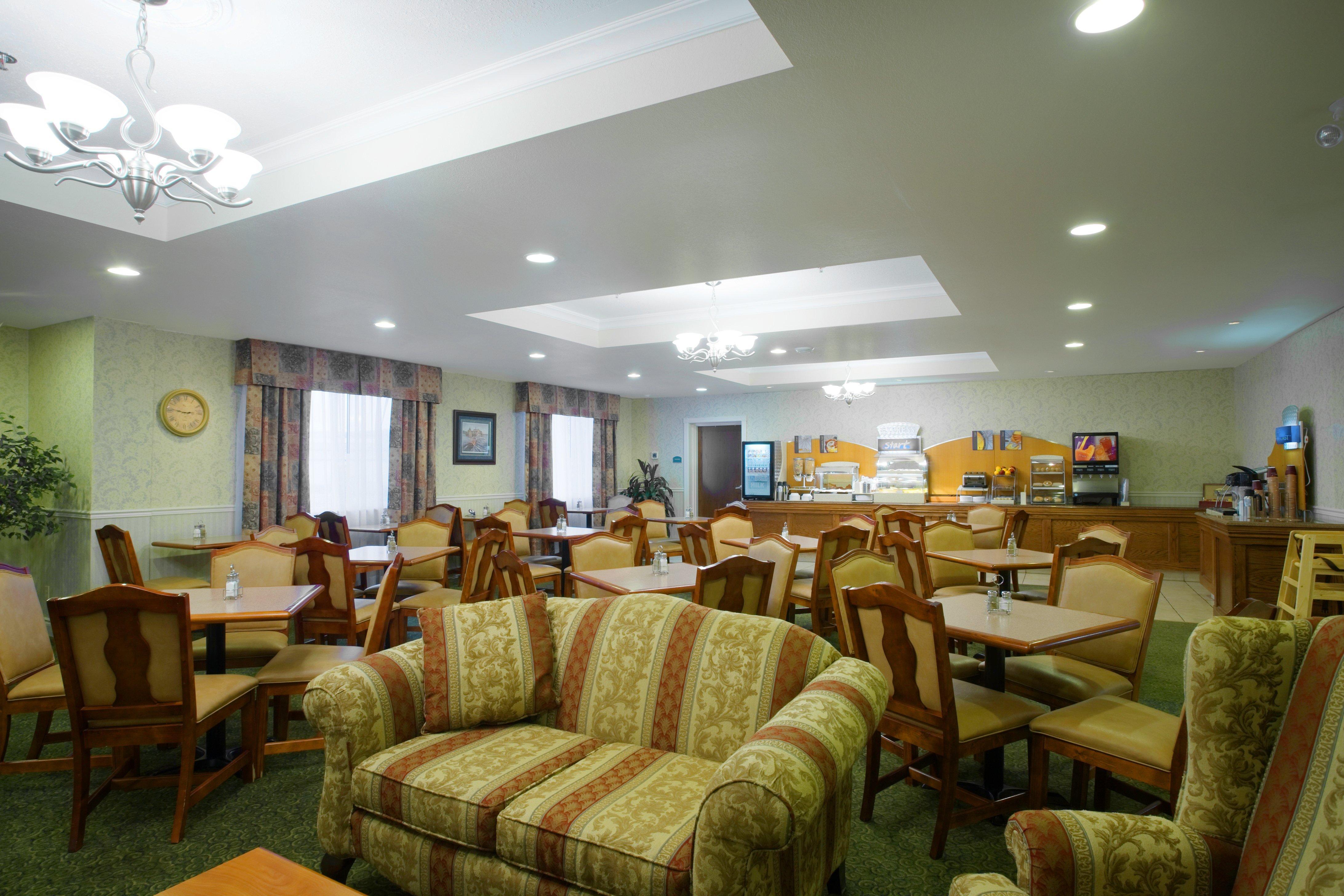 Holiday Inn Express Hotel & Suites 1000 Islands - Gananoque By Ihg Exteriör bild