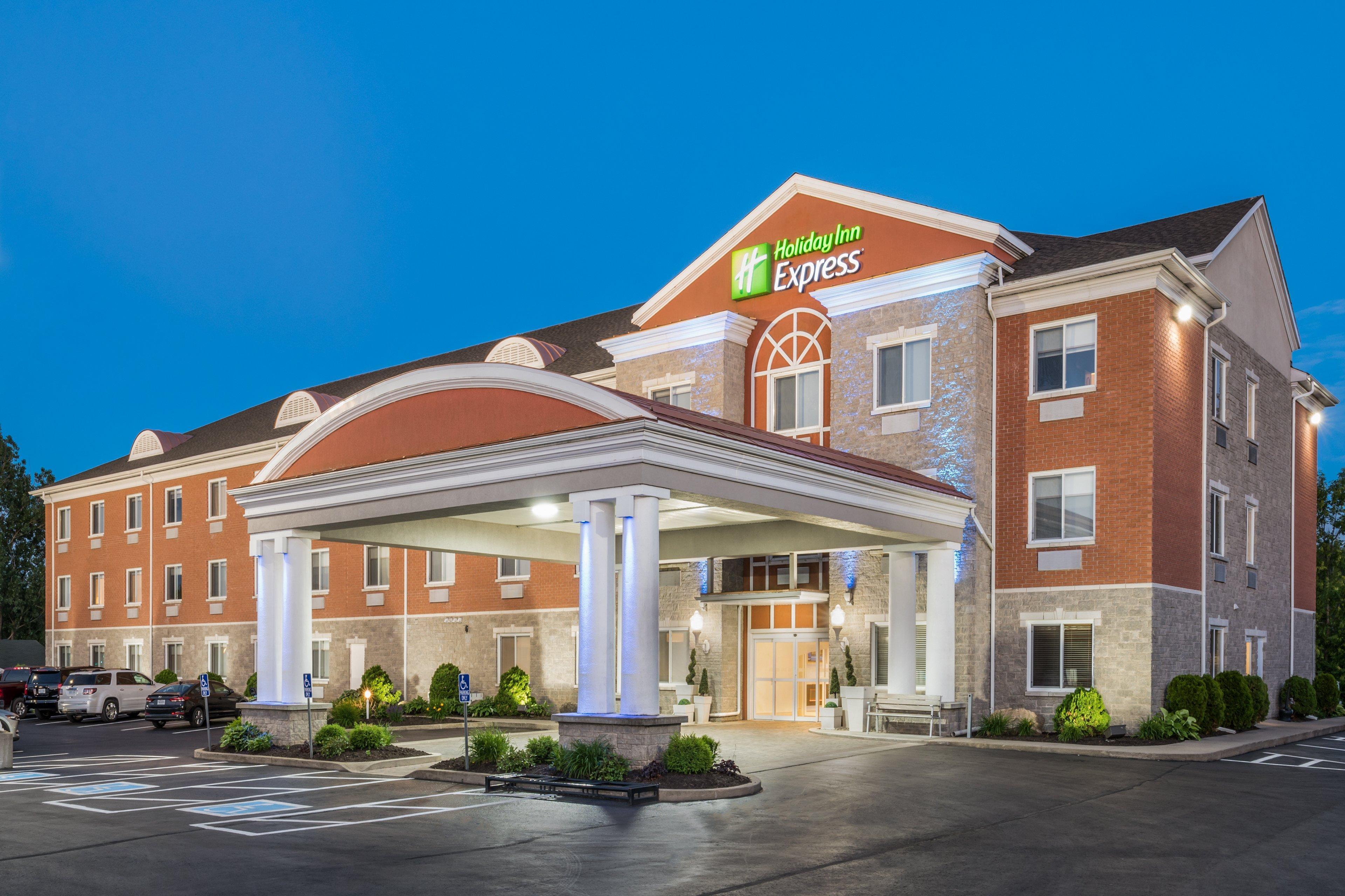 Holiday Inn Express Hotel & Suites 1000 Islands - Gananoque By Ihg Exteriör bild