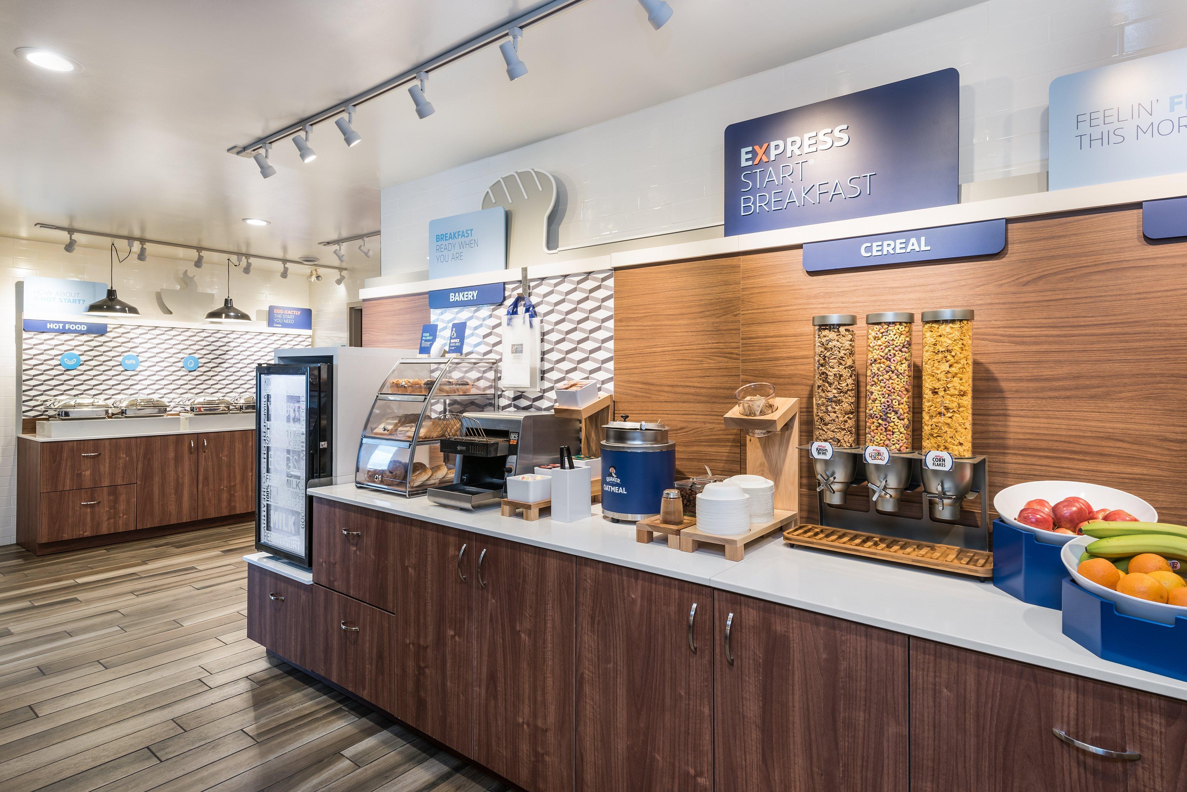 Holiday Inn Express Hotel & Suites 1000 Islands - Gananoque By Ihg Exteriör bild