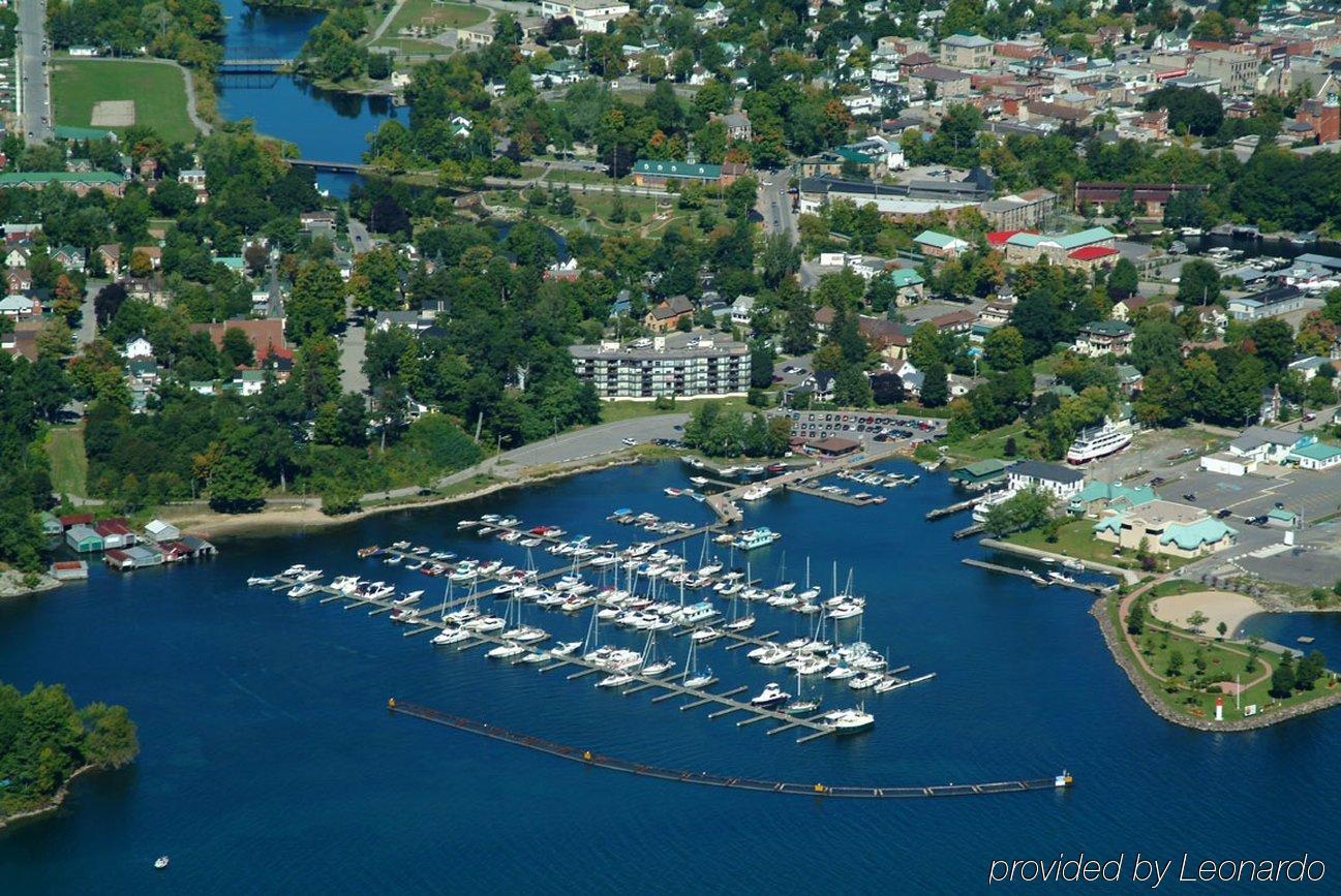 Holiday Inn Express Hotel & Suites 1000 Islands - Gananoque By Ihg Exteriör bild