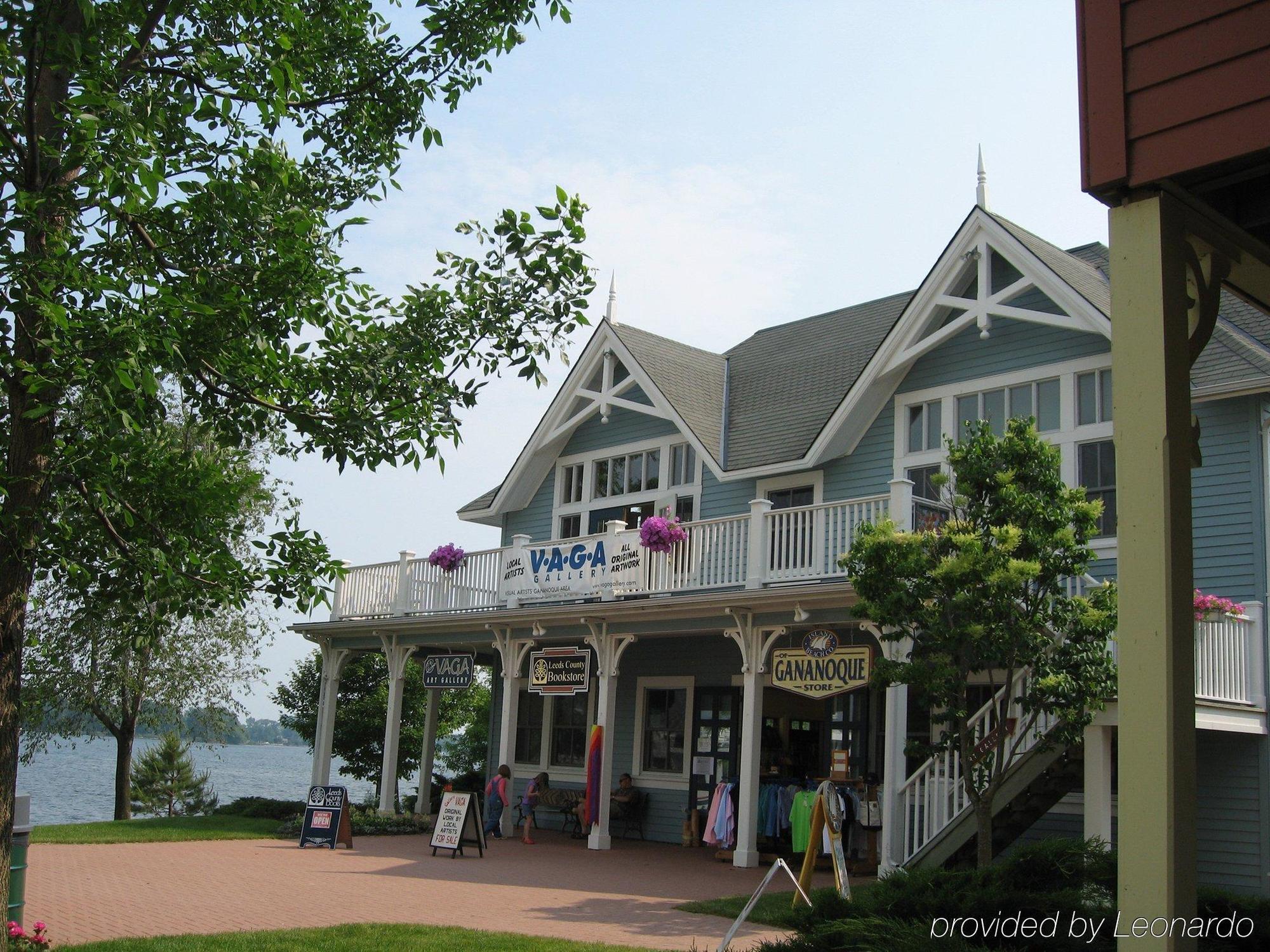 Holiday Inn Express Hotel & Suites 1000 Islands - Gananoque By Ihg Exteriör bild
