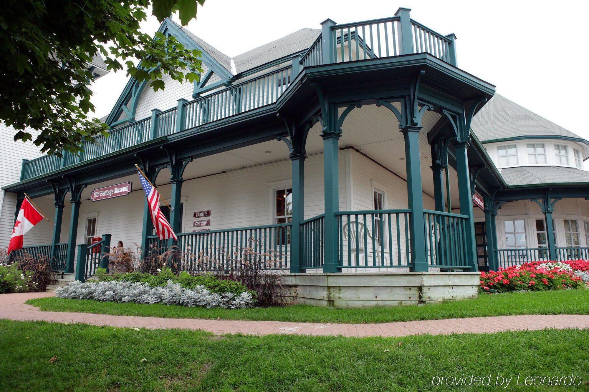 Holiday Inn Express Hotel & Suites 1000 Islands - Gananoque By Ihg Exteriör bild