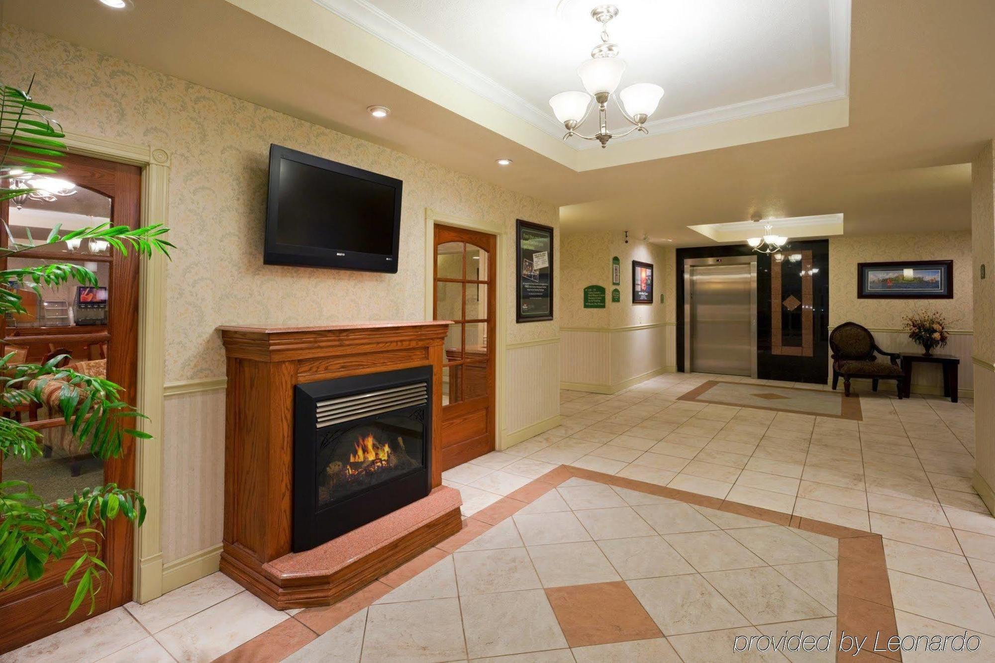 Holiday Inn Express Hotel & Suites 1000 Islands - Gananoque By Ihg Exteriör bild